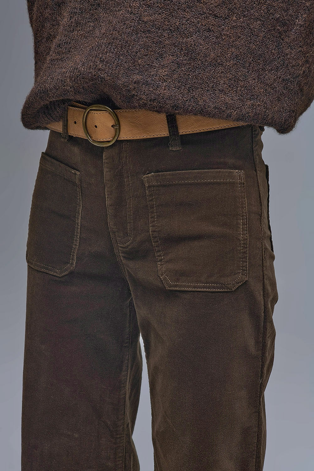 Jeans à jambe droite en velours côtelé marron avec poches