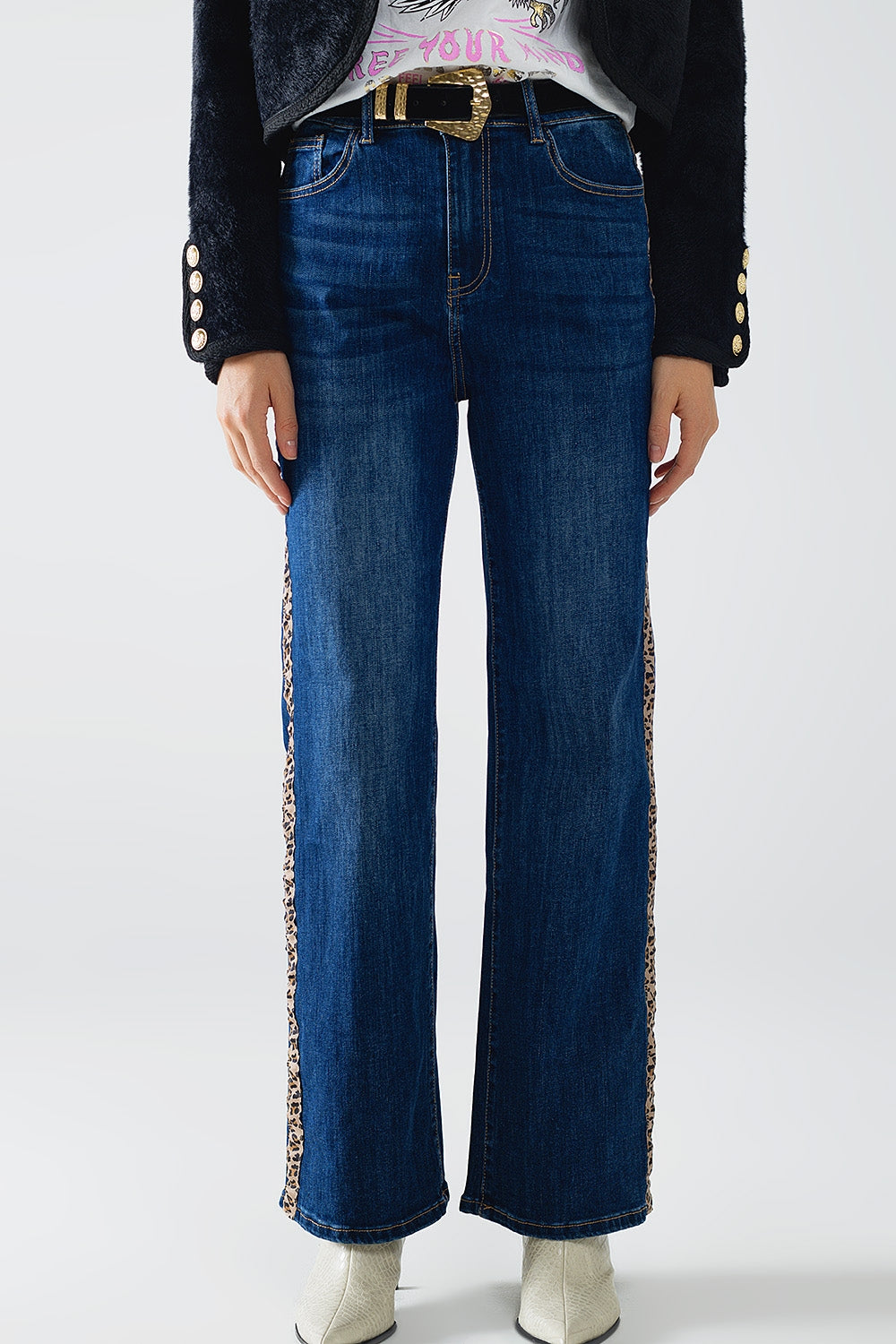 Jeans à jambe large avec rayures léopard sur le côté