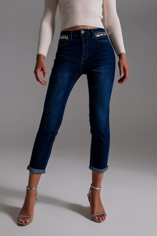 Q2 Jeans avec franges strass sur les poches en lavage foncé