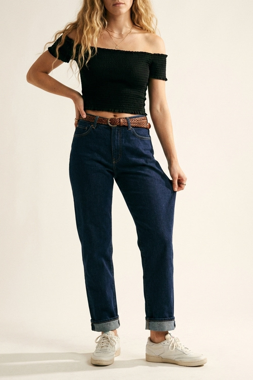 Jeans en denim bleu marine à taille haute et jambe droite