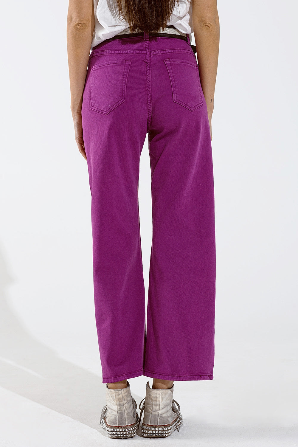 Jeans Magenta à jambe large avec finition métallique en or