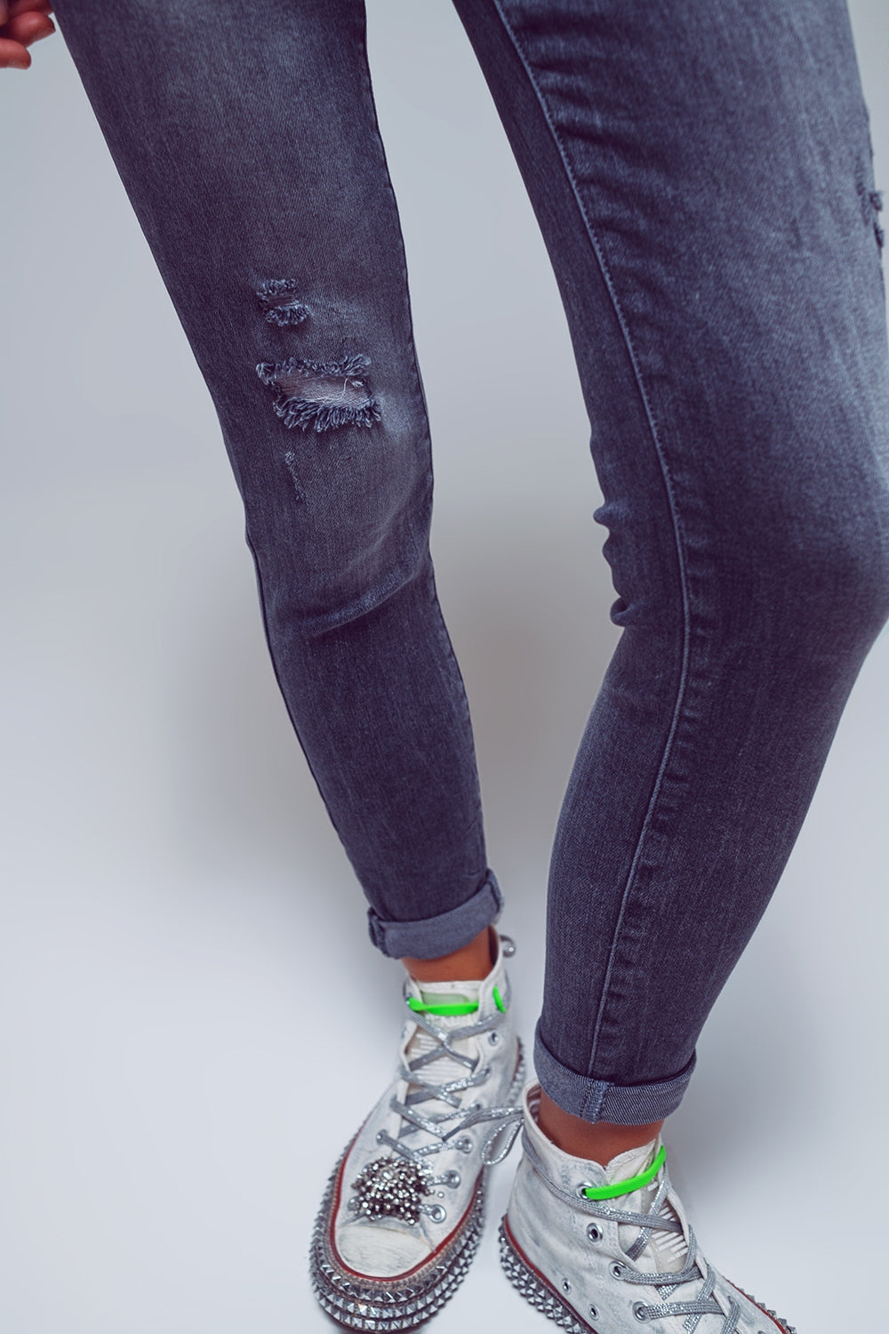 Jeans skinny déchirés en gris