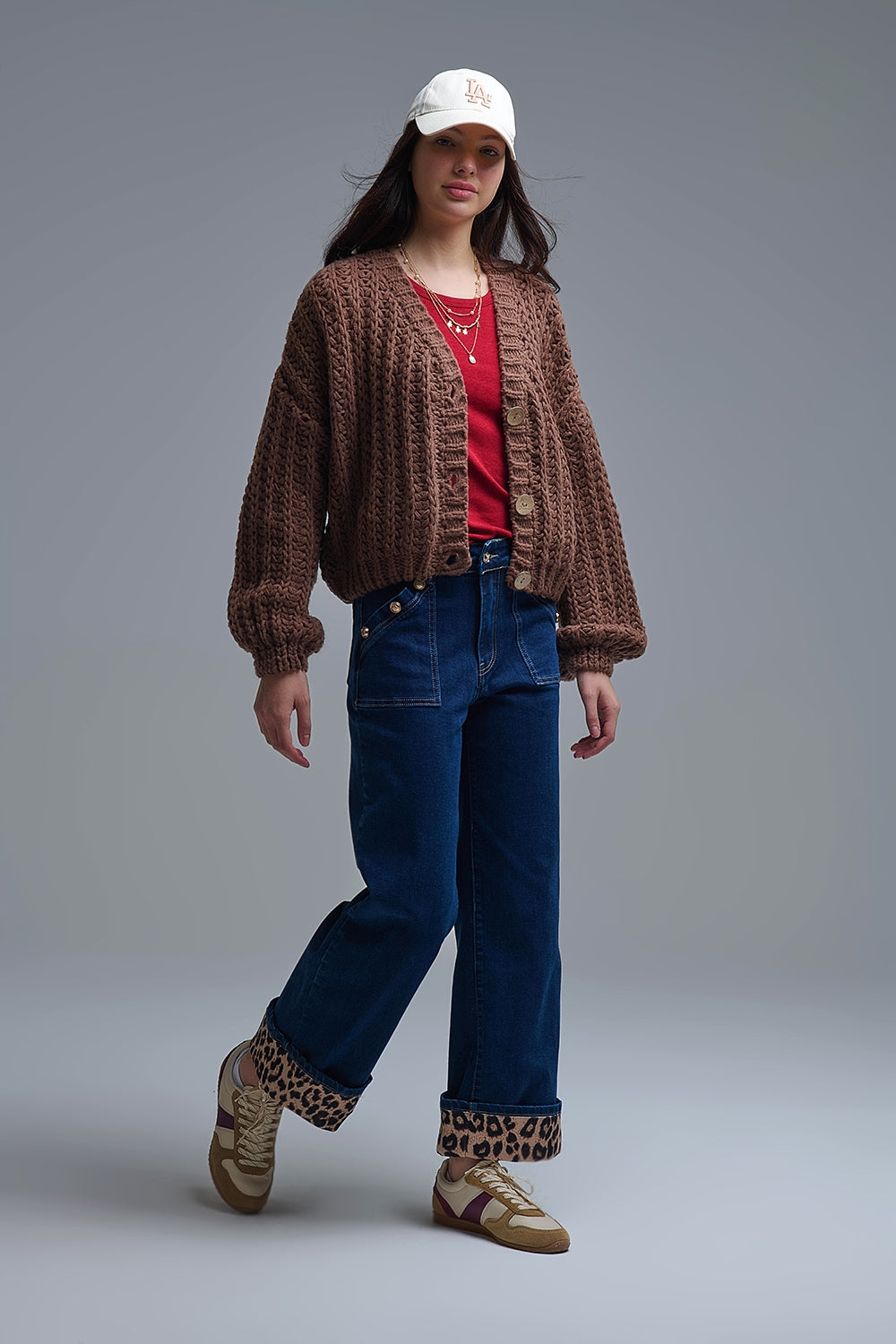 Jeans style marin avec ourlet plié en léopard contrasté