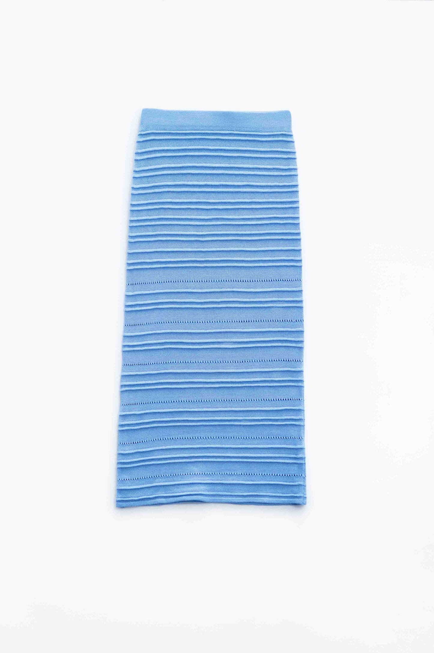 Jupe crayon midi en tricot bleu clair