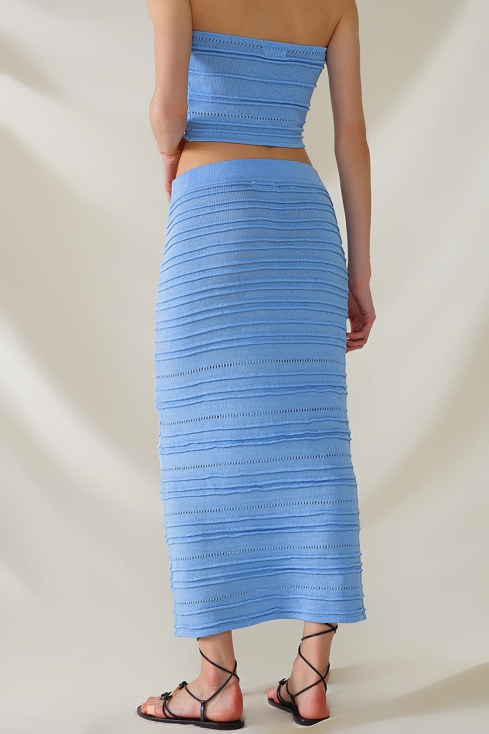Jupe crayon midi en tricot bleu clair