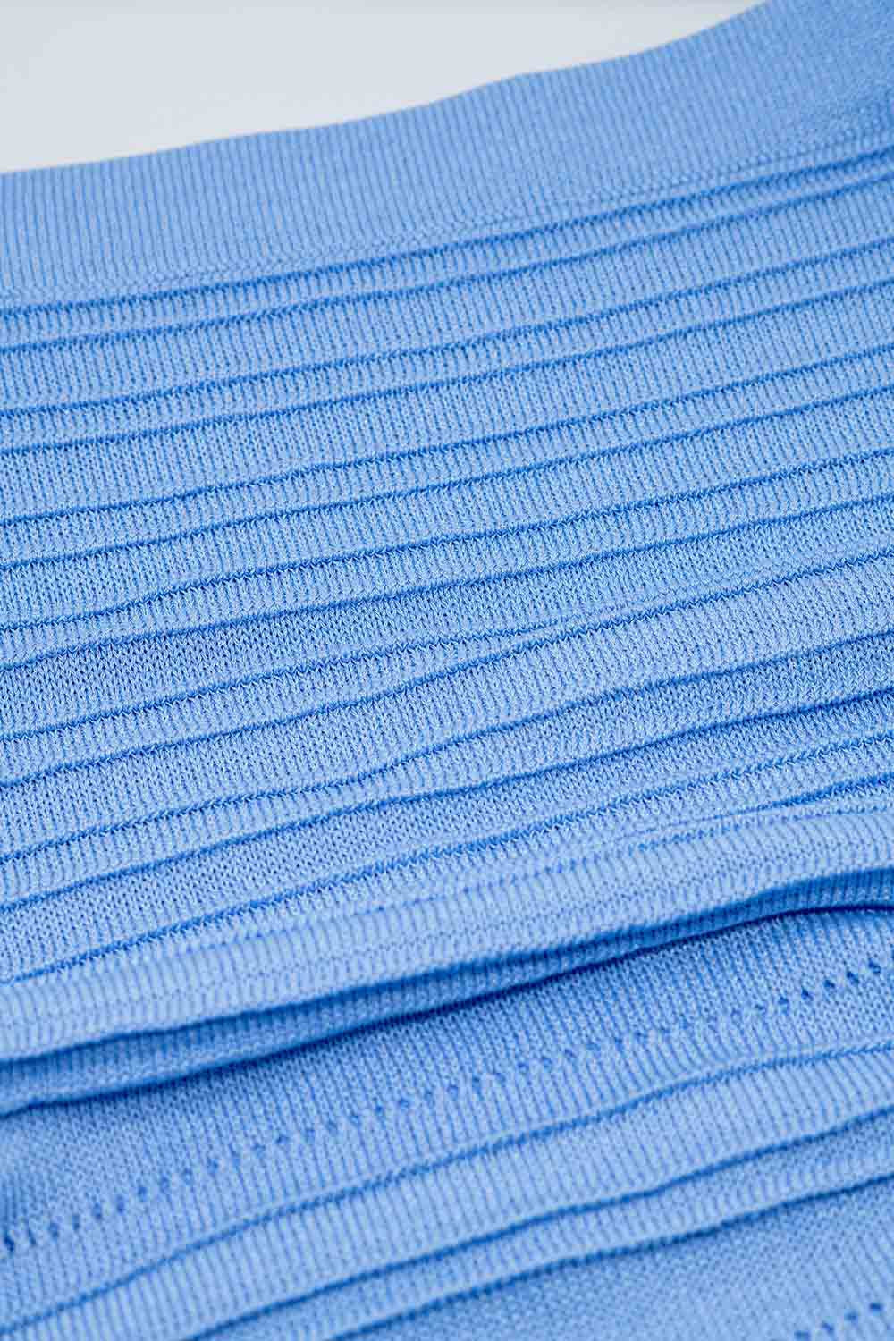 Jupe crayon midi en tricot bleu clair