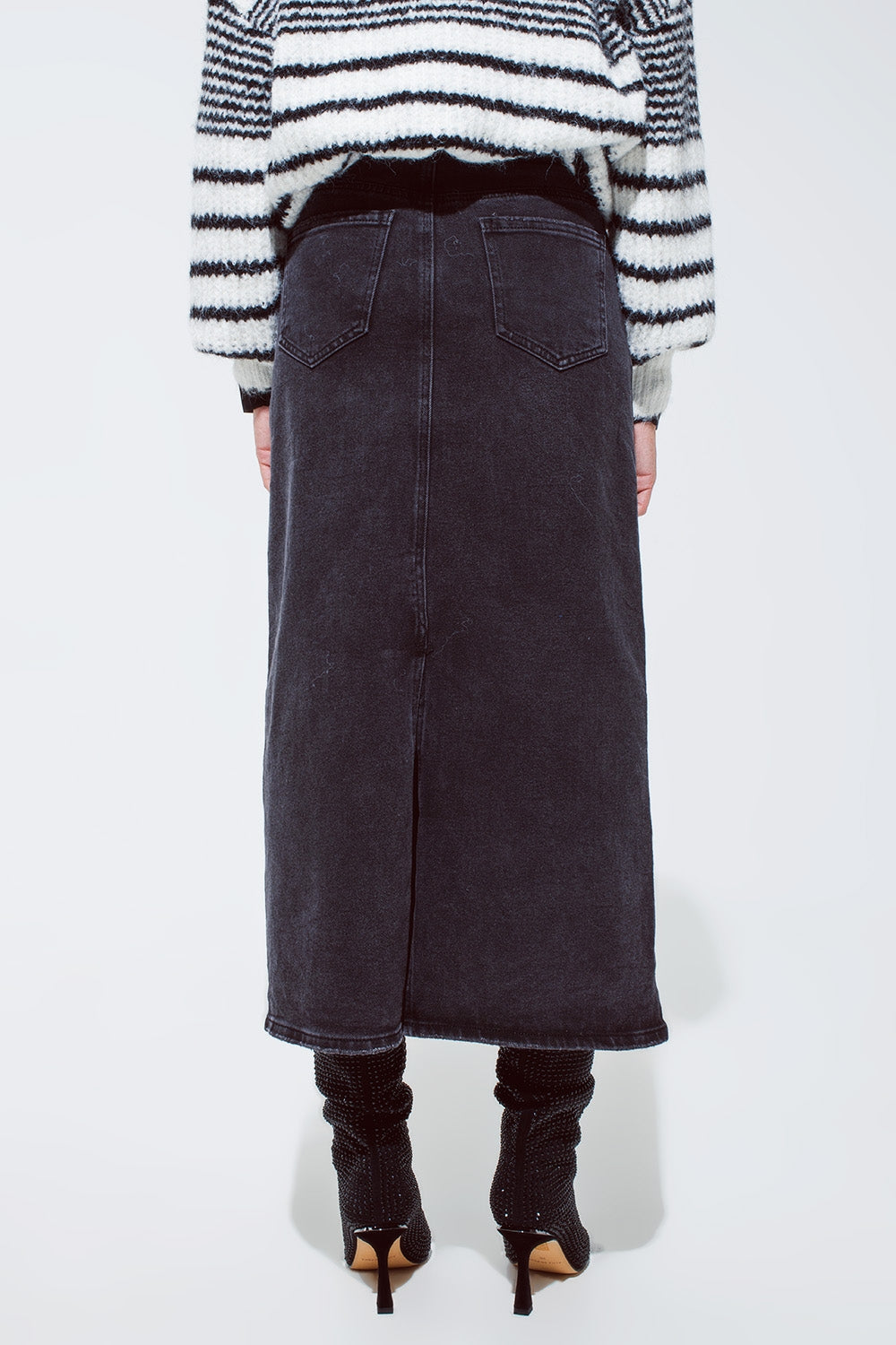 Jupe longue en denim noir avec fente dans le dos