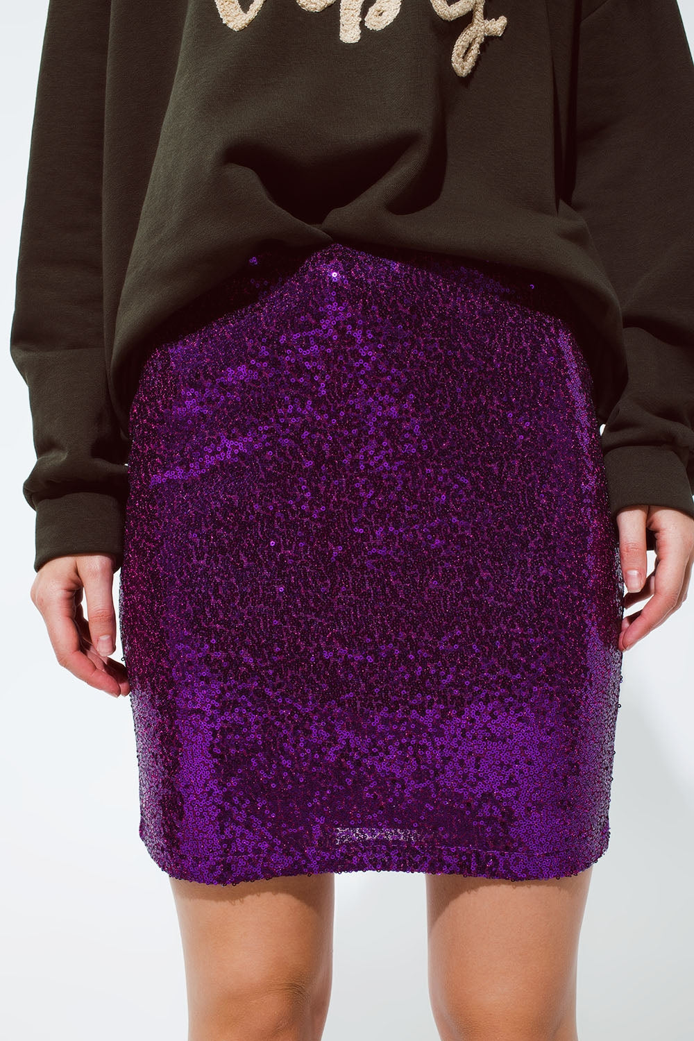 Jupe mini à sequins de couleur violette