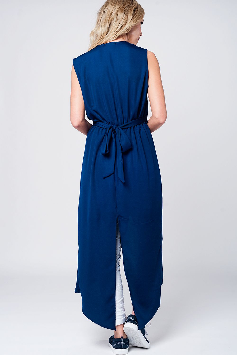 Longue robe bleu marine col V