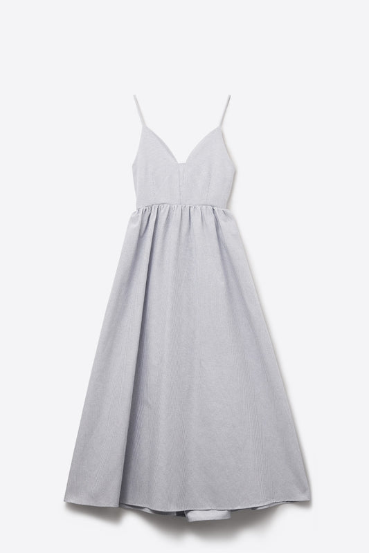 Q2 longue robe bleue rayée avec bretelles et bretelles croisées dans le dos