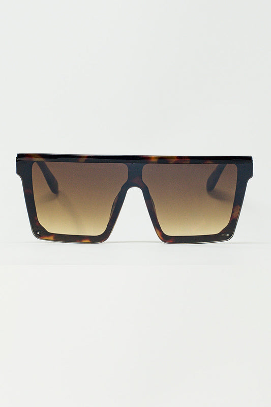 Q2 Lunettes de soleil 70's oversized squarouge en marron