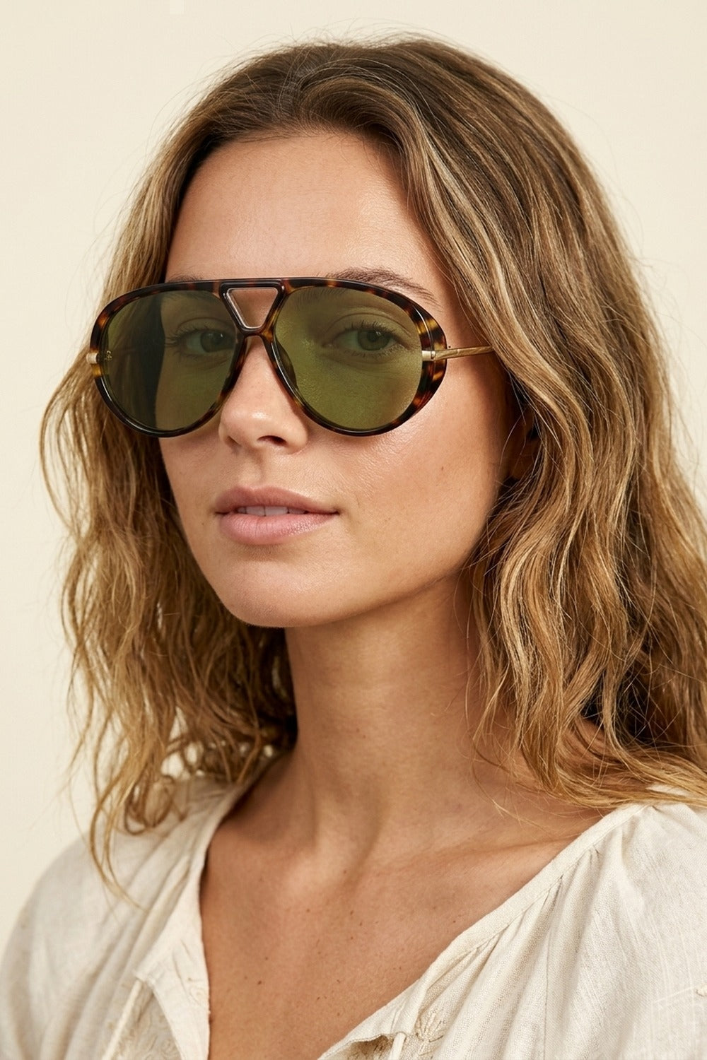 Lunettes de soleil à monture aviateur en acétate écaille multicolore avec verres verts