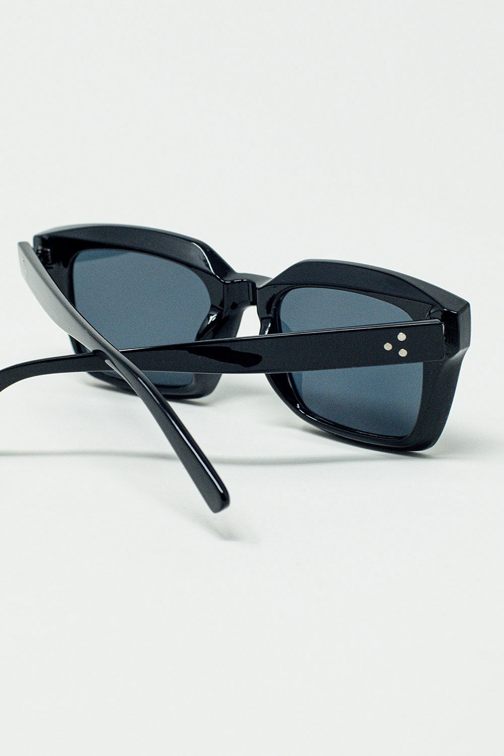 Lunettes de soleil à monture carrée épaisse et rétro
