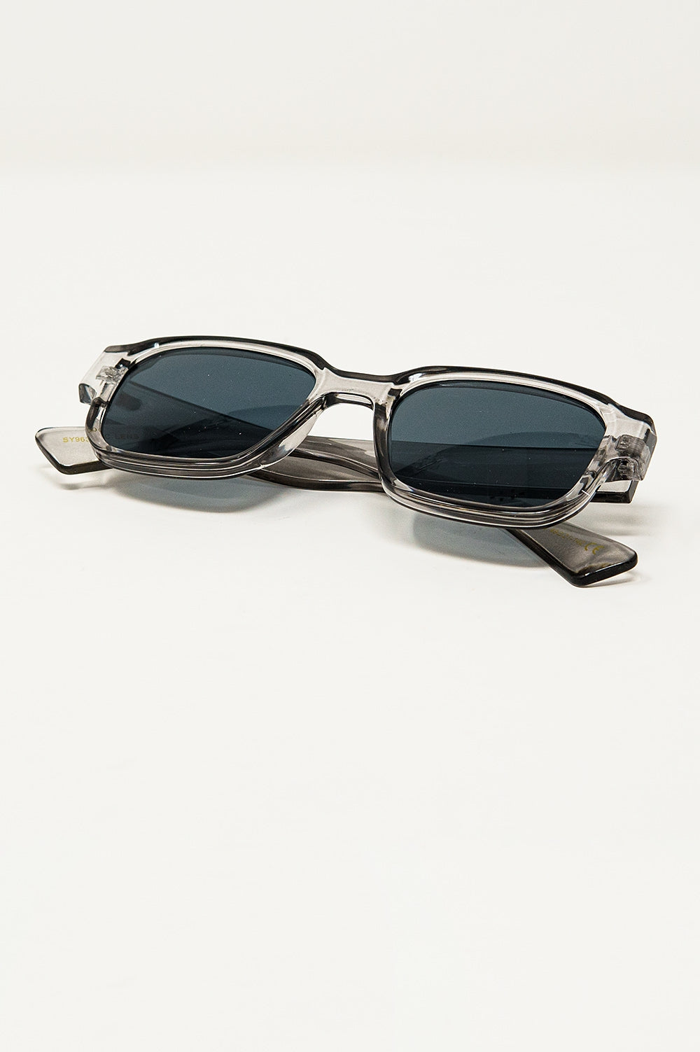 Lunettes de soleil carrées Chunky en gris cristal