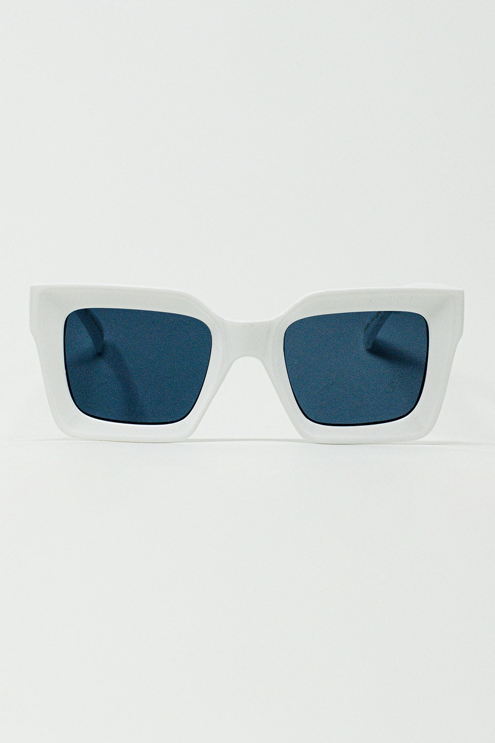 Q2 Lunettes de soleil carrées des années 90 en blanc