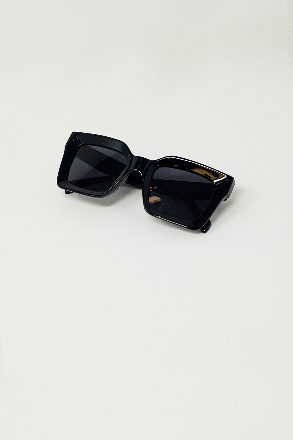 Lunettes de soleil carrées des années 90 en noir