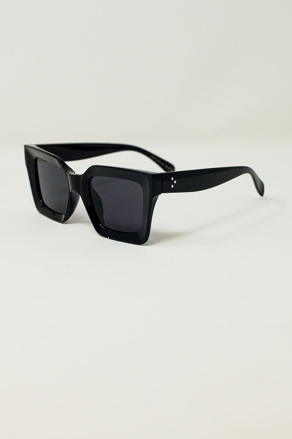 Lunettes de soleil carrées des années 90 en noir