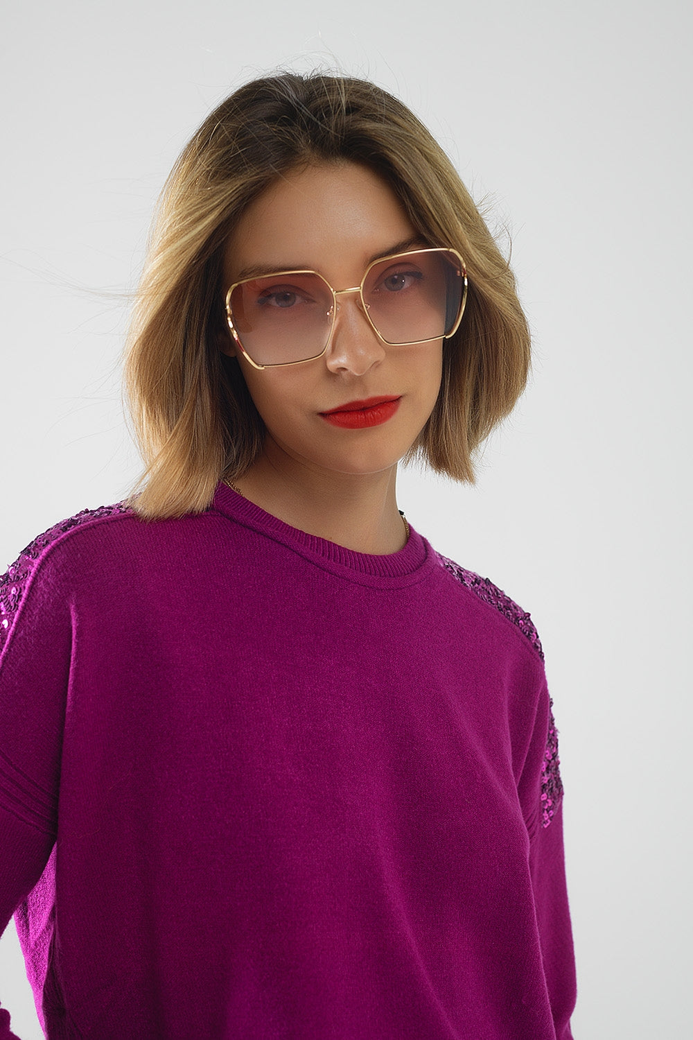 Lunettes de soleil carrées surdimensionnées en métal avec verres dégradés rose clair