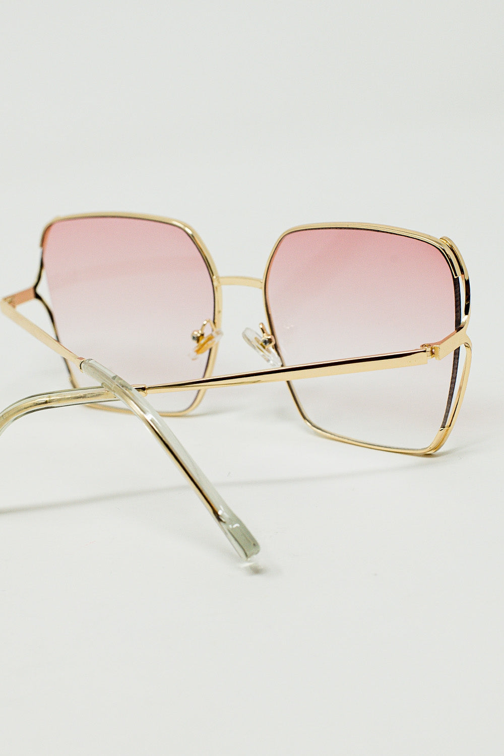 Lunettes de soleil carrées surdimensionnées en métal avec verres dégradés rose clair