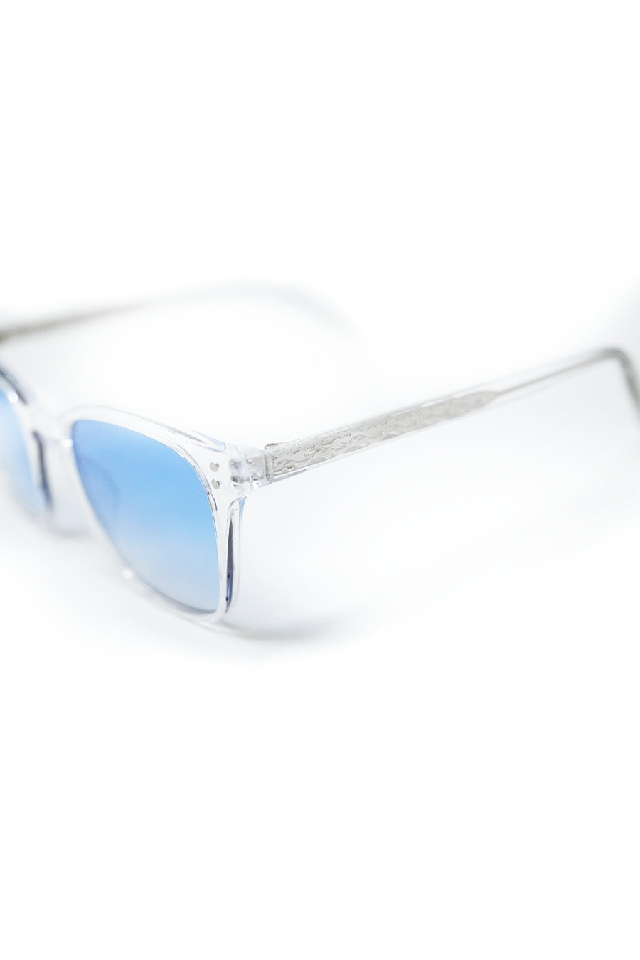 Lunettes de soleil carrées transparentes avec verres dégradés bleu clair