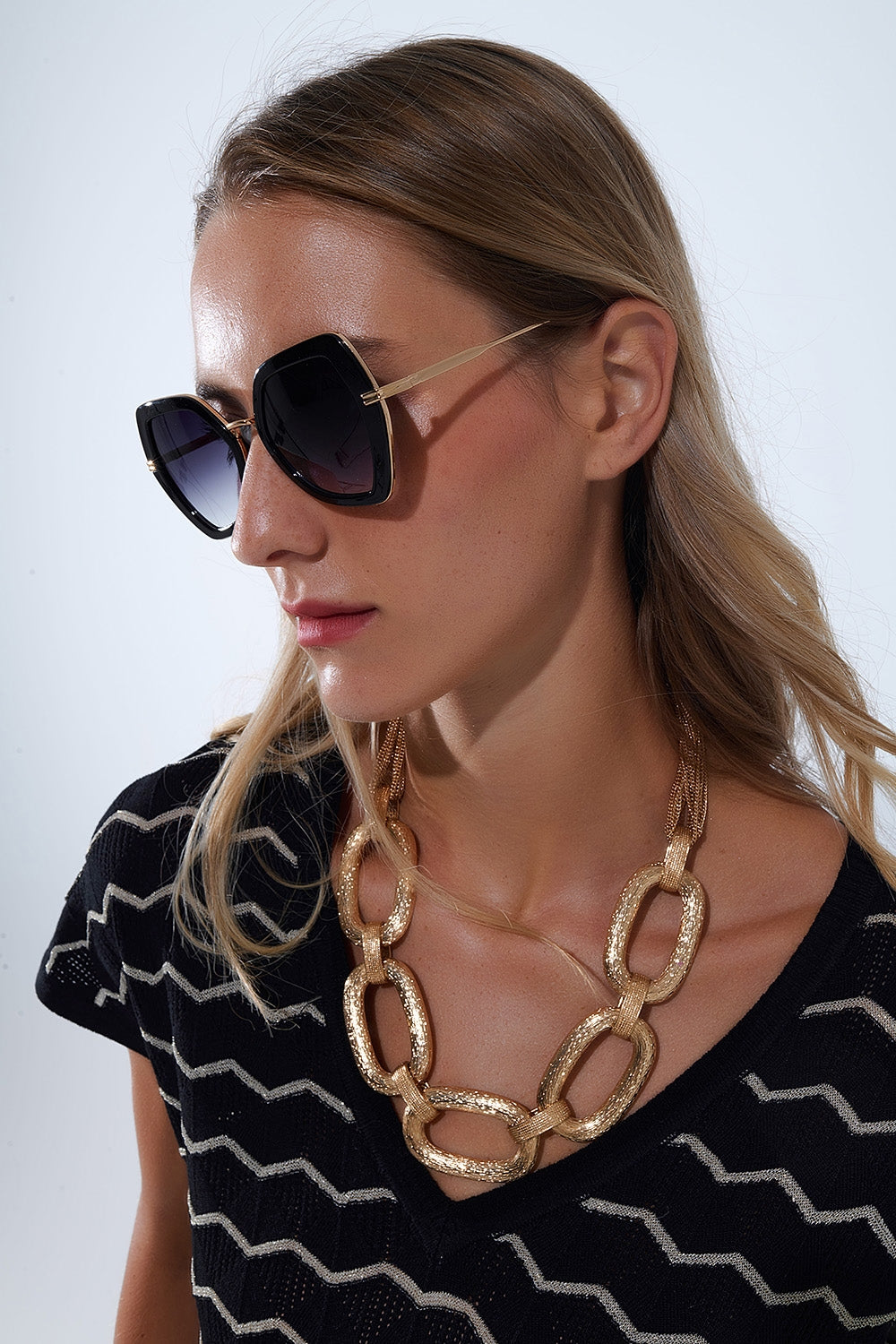 Lunettes de soleil extra-larges à œil de chat hexagonal en noir