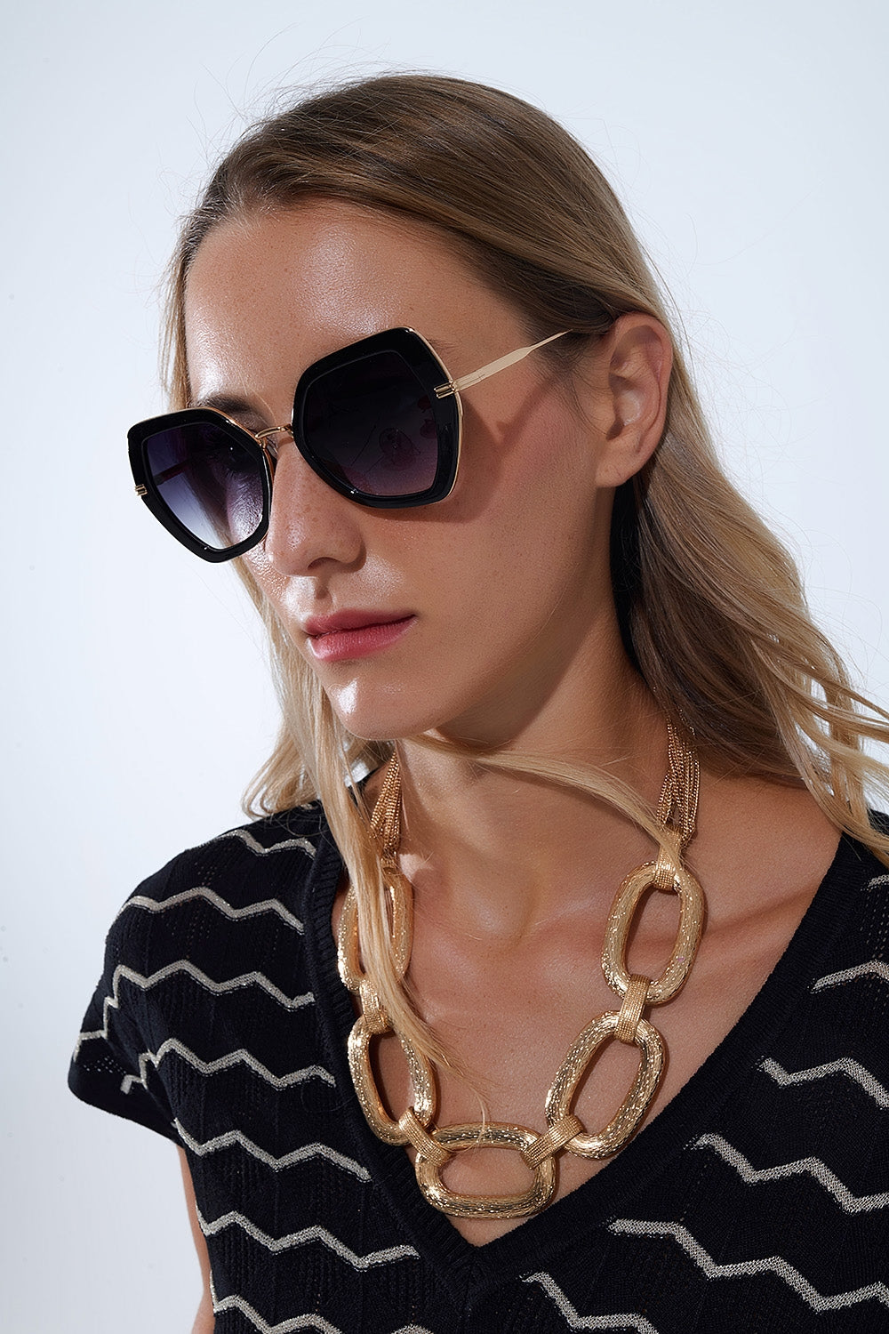 Lunettes de soleil extra-larges à œil de chat hexagonal en noir