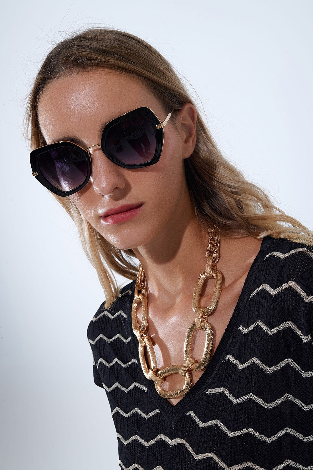 Q2 Lunettes de soleil extra-larges à œil de chat hexagonal en noir