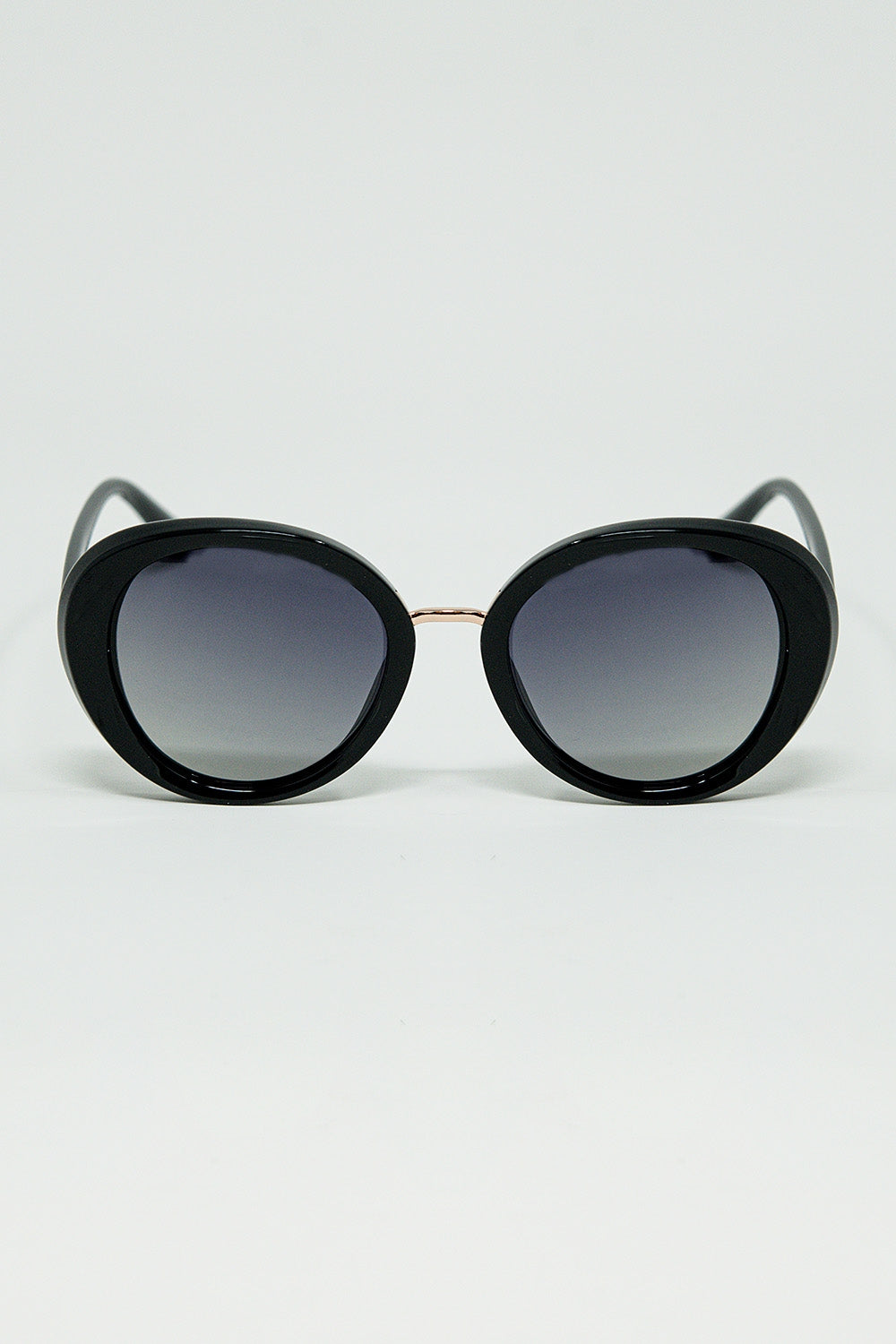 Q2 Lunettes de soleil noires de forme ovale avec détails en métal doré