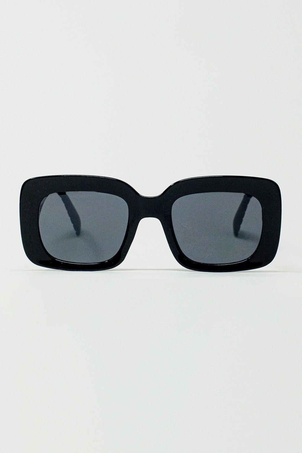 Q2 Lunettes de soleil ovales surdimensionnées avec détails sur le côté en noir