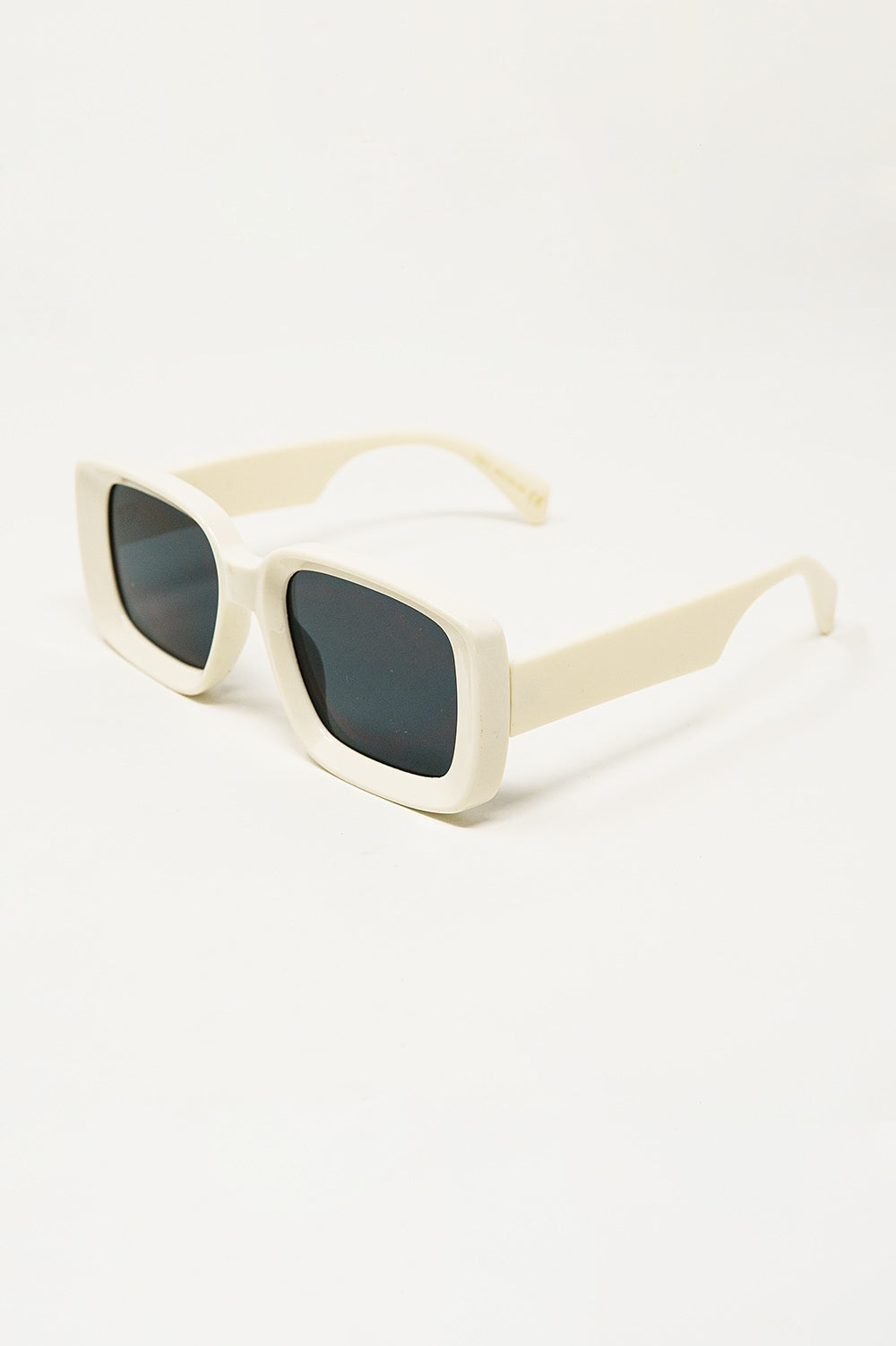 Lunettes de soleil rectangulaires surdimensionnées à monture large en blanc