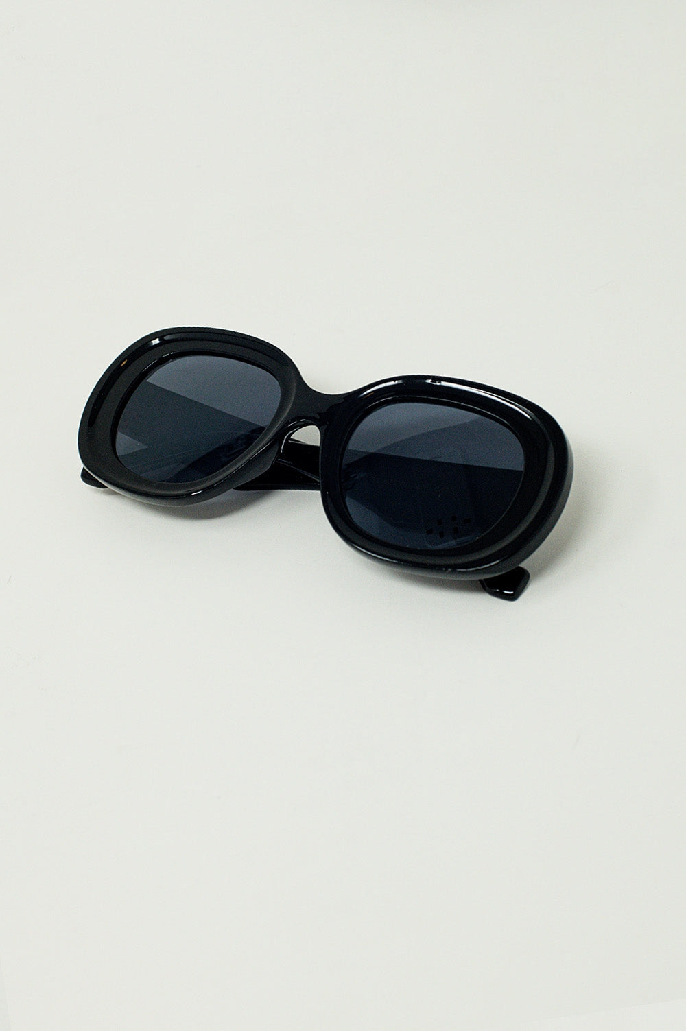 Lunettes de soleil rondes surdimensionnées en noir