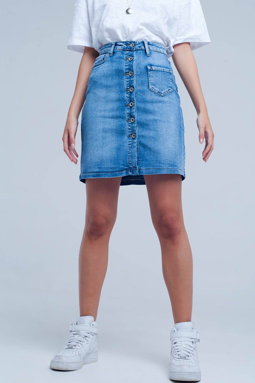 Q2 Mini-jupe en jean boutonnée