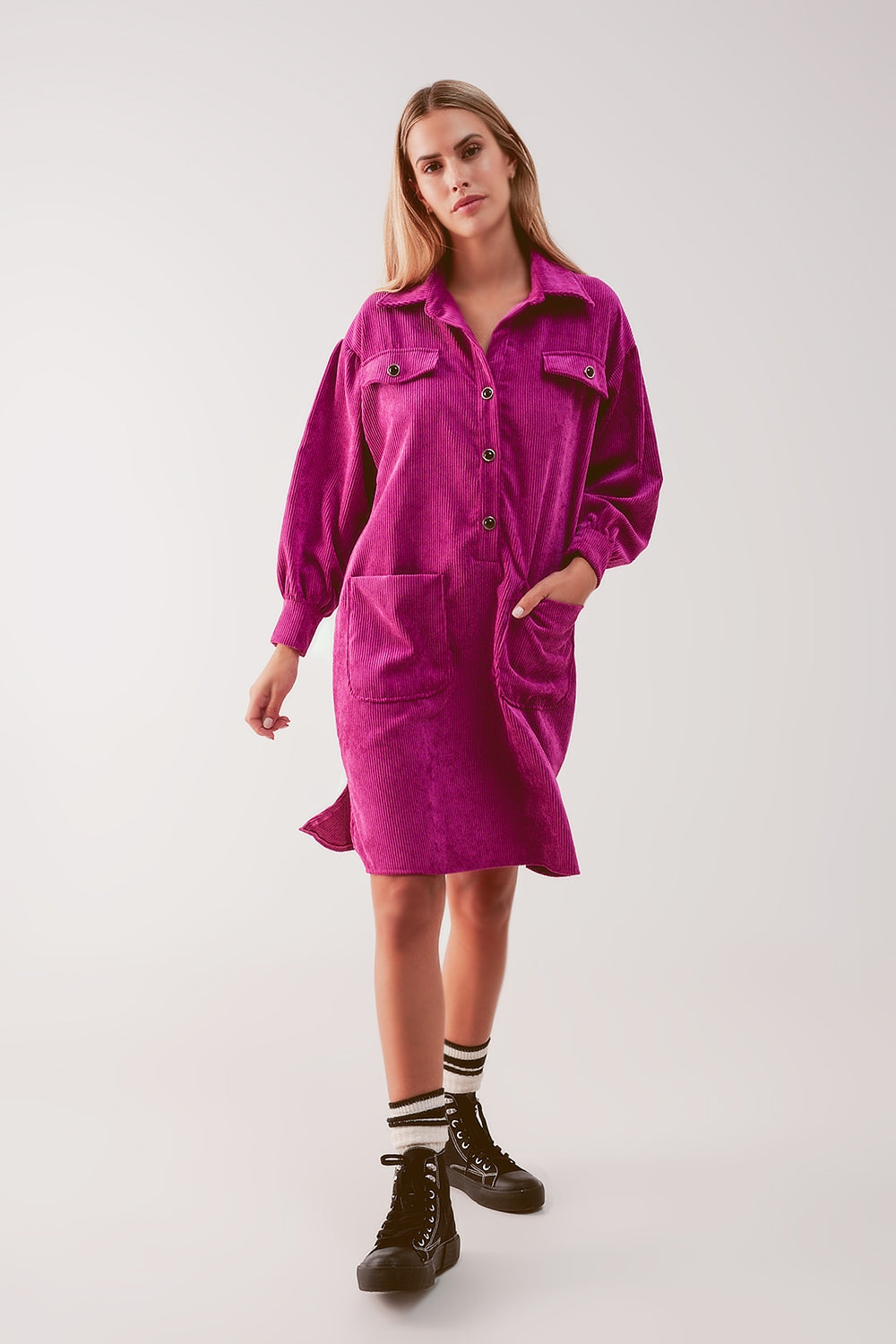 Q2 Mini robe chemise en velours côtelé fuchsia