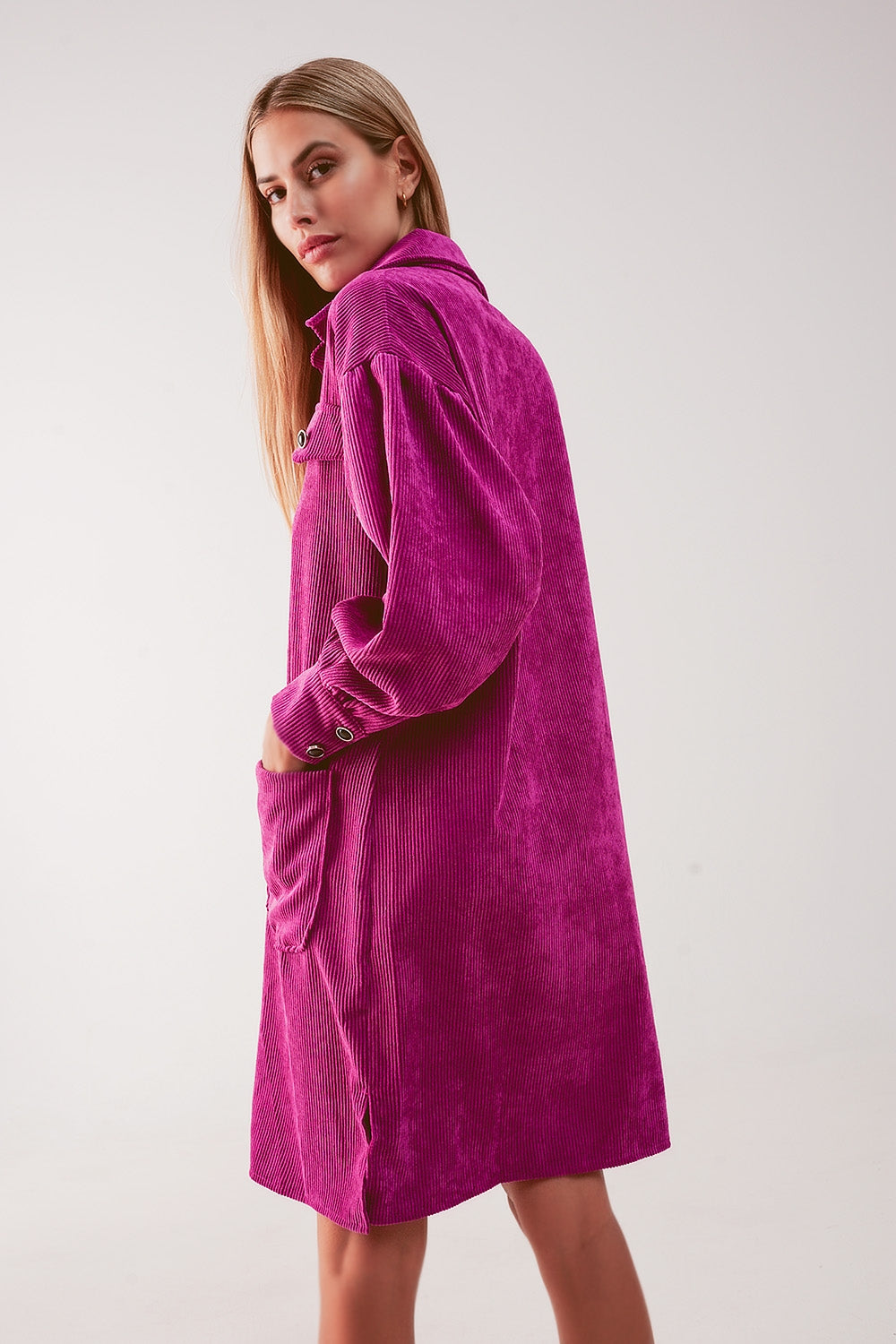 Mini robe chemise en velours côtelé fuchsia