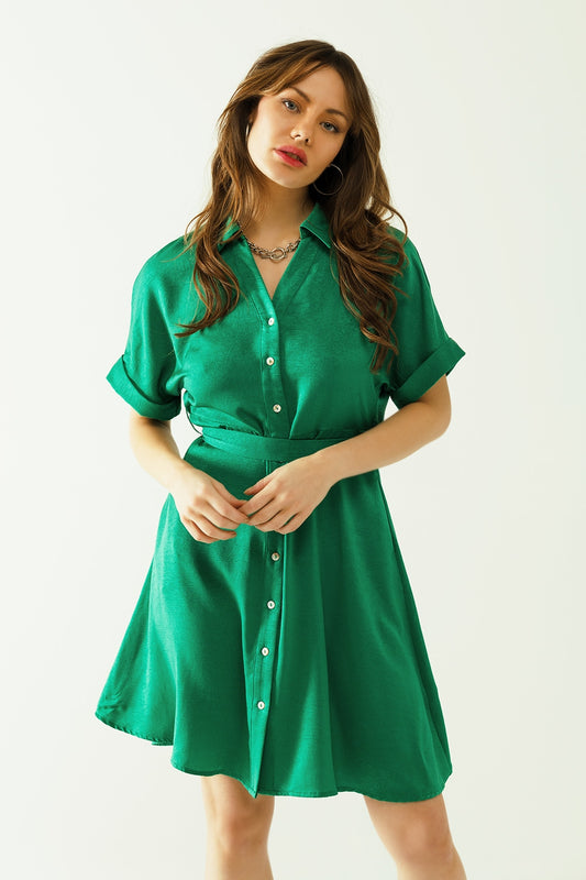 Q2 Mini robe décontractée ceinturée avec bouton plaqué sur le devant en vert