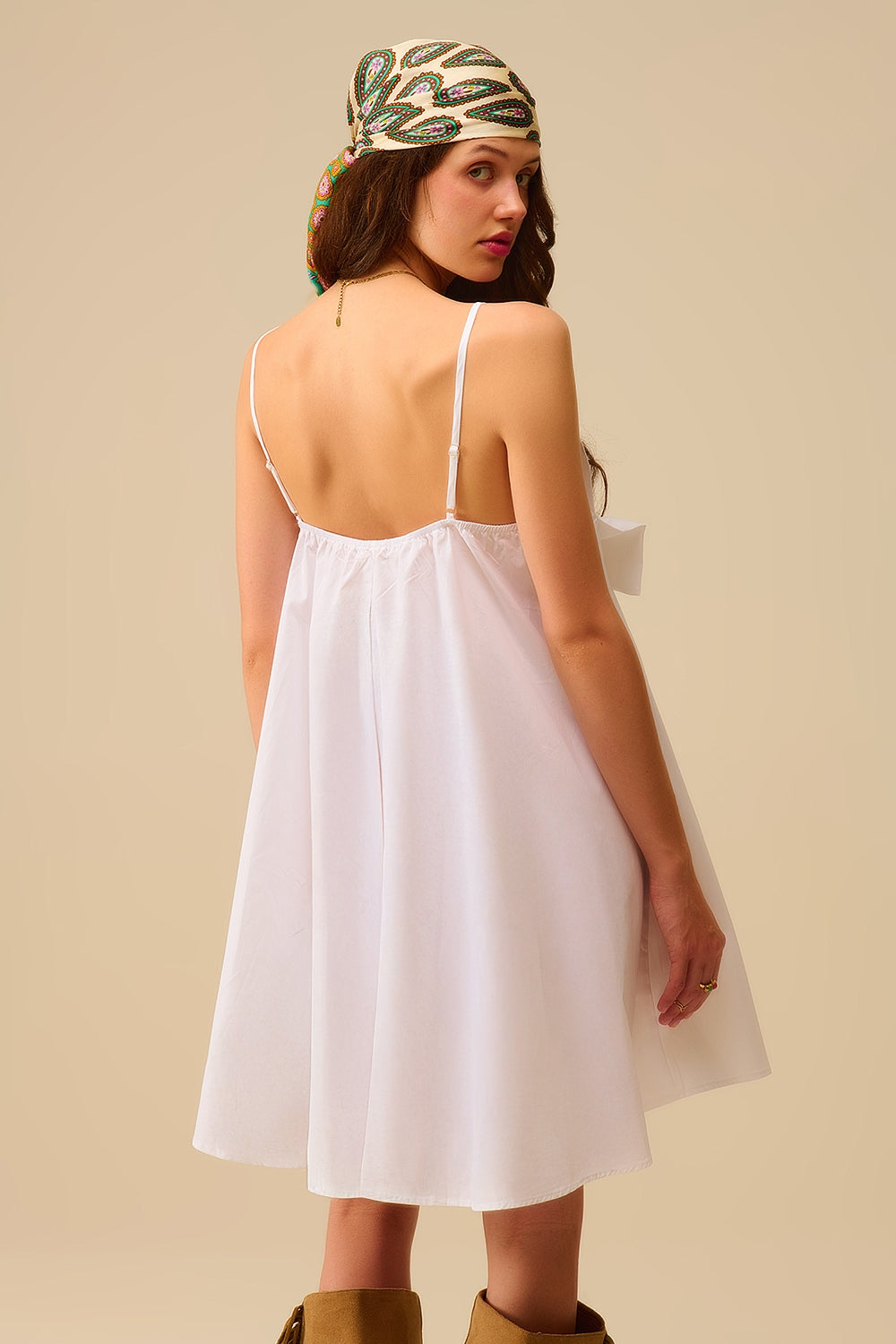 Mini robe en popeline blanche avec un gros nœud