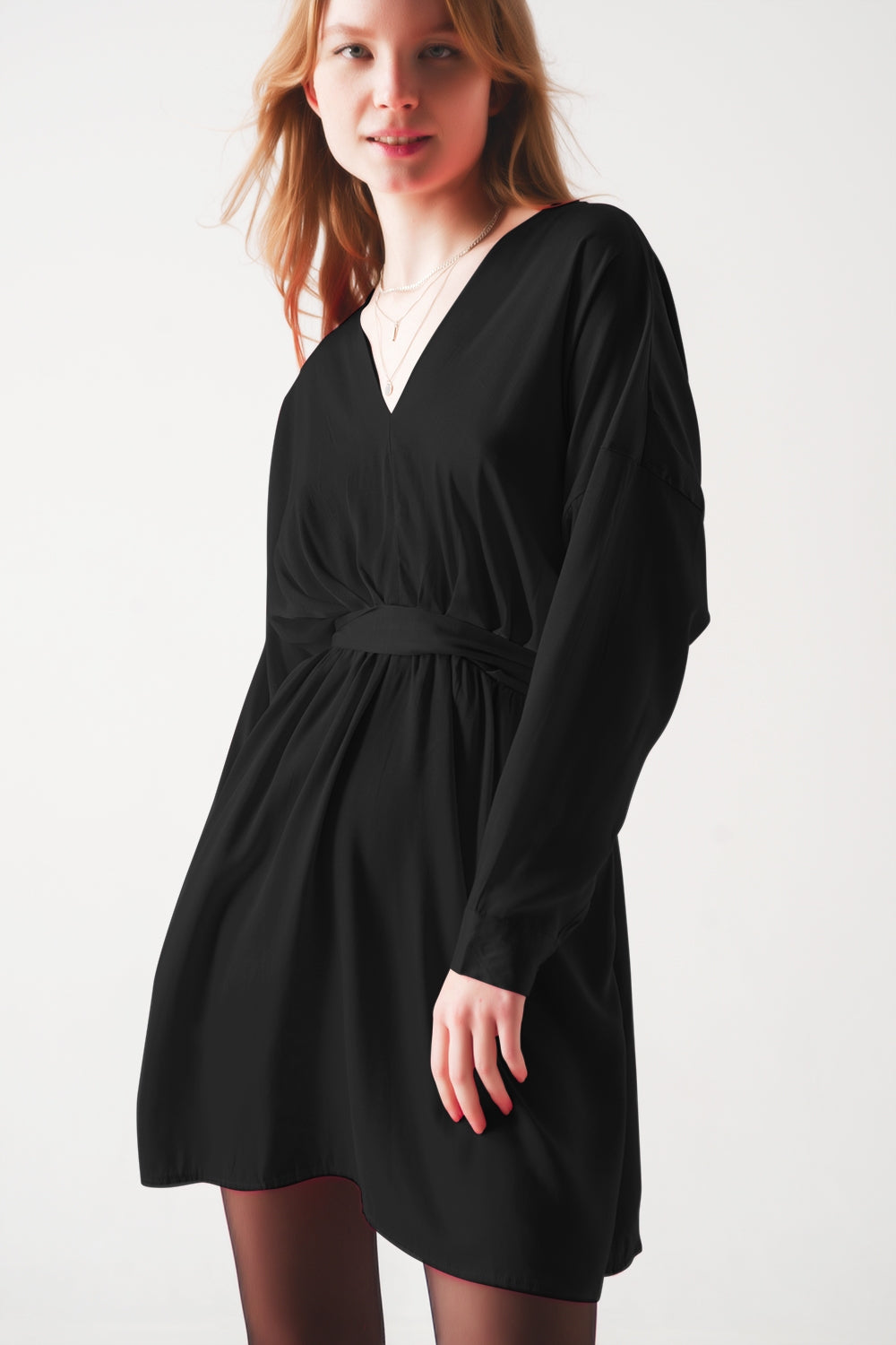 Mini robe en satin noire
