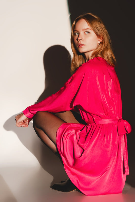 Q2 Mini robe en satin rouge