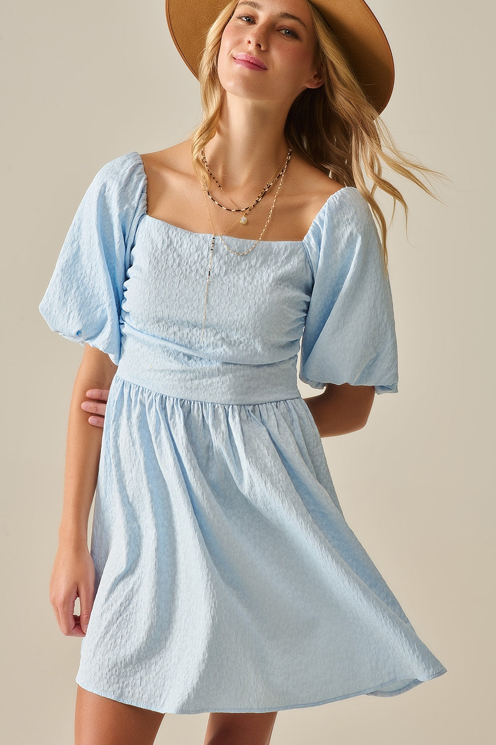 Mini robe texturée à manches bouffantes en bleu clair