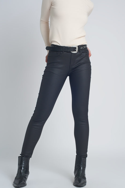 Q2 Pantalon ajusté en similicuir Noir