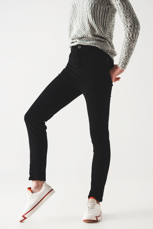Q2 Pantalon ajusté en velours de coton côtelé noir