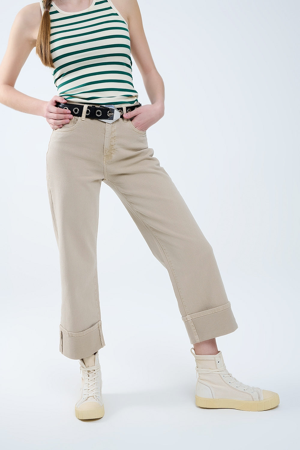 Q2 Pantalon Beige droit à ourlet court