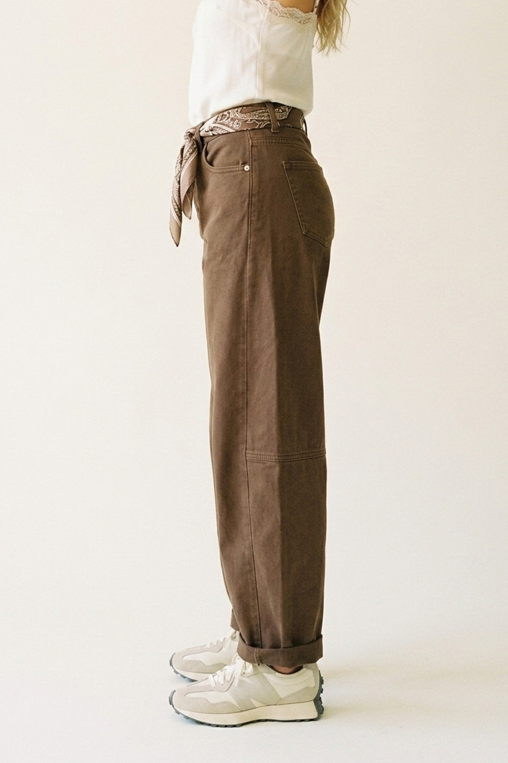 Q2 Pantalon Camel large en twill décontracté style tonneau