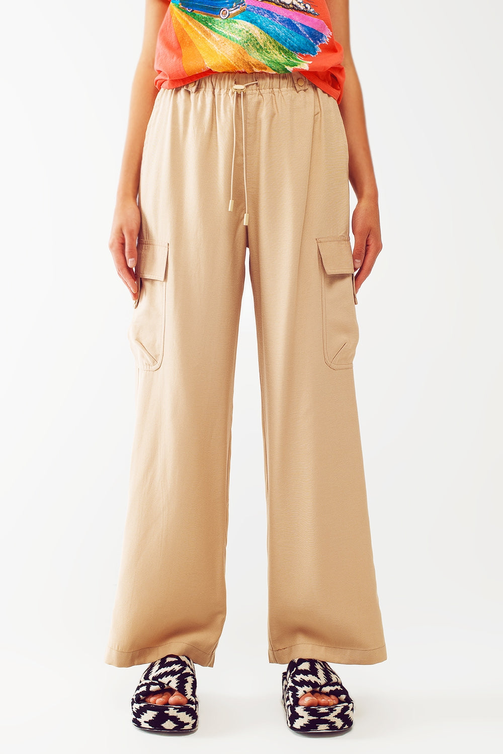 Pantalon cargo décontracté avec cordon de serrage en beige