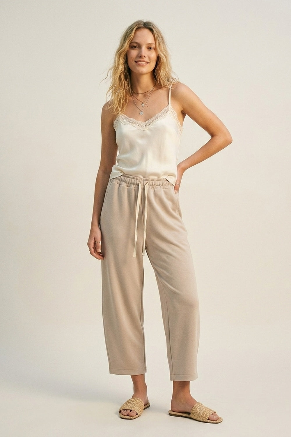 Pantalon de jogging en tricot ultra-doux beige avec taille à cordon de serrage