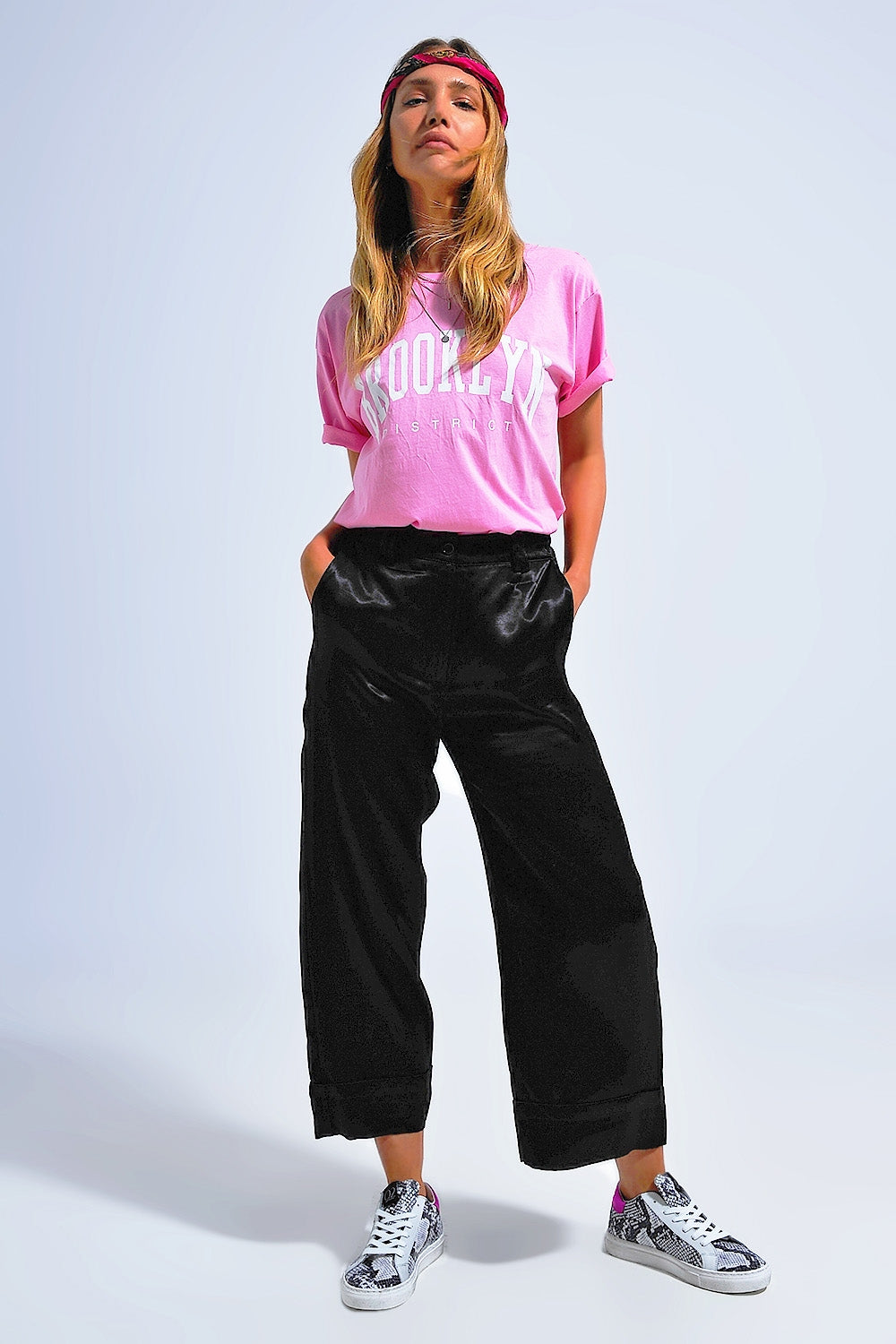 Pantalon de tailleur large en satin noir