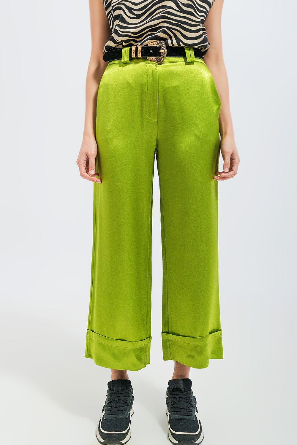 Q2 Pantalon de tailleur large en satin vert