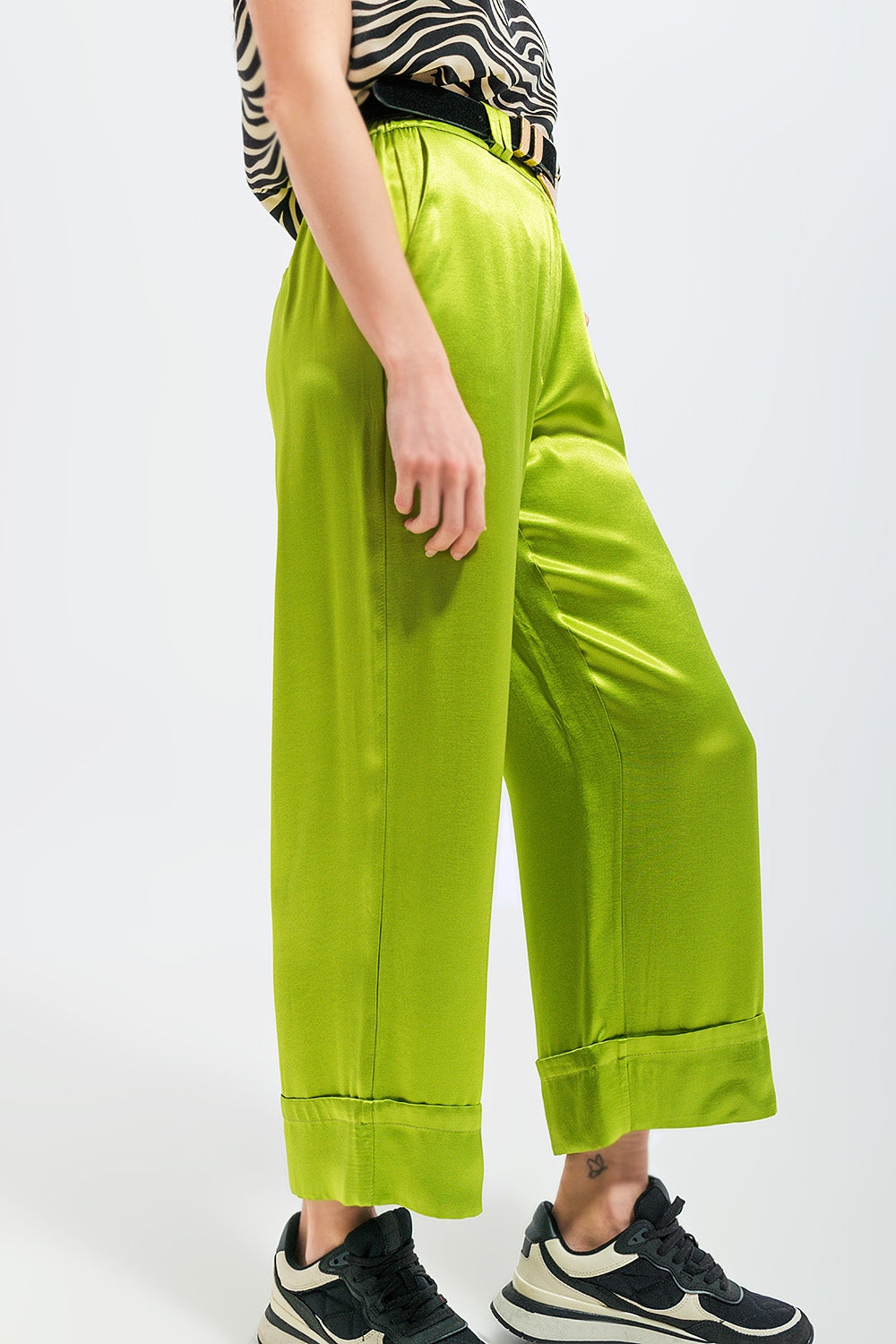 Pantalon de tailleur large en satin vert