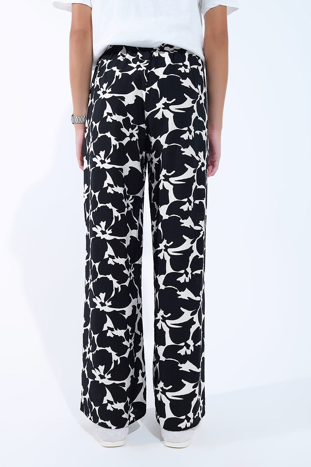 Pantalon droit à imprimé floral hawaïen en noir et blanc