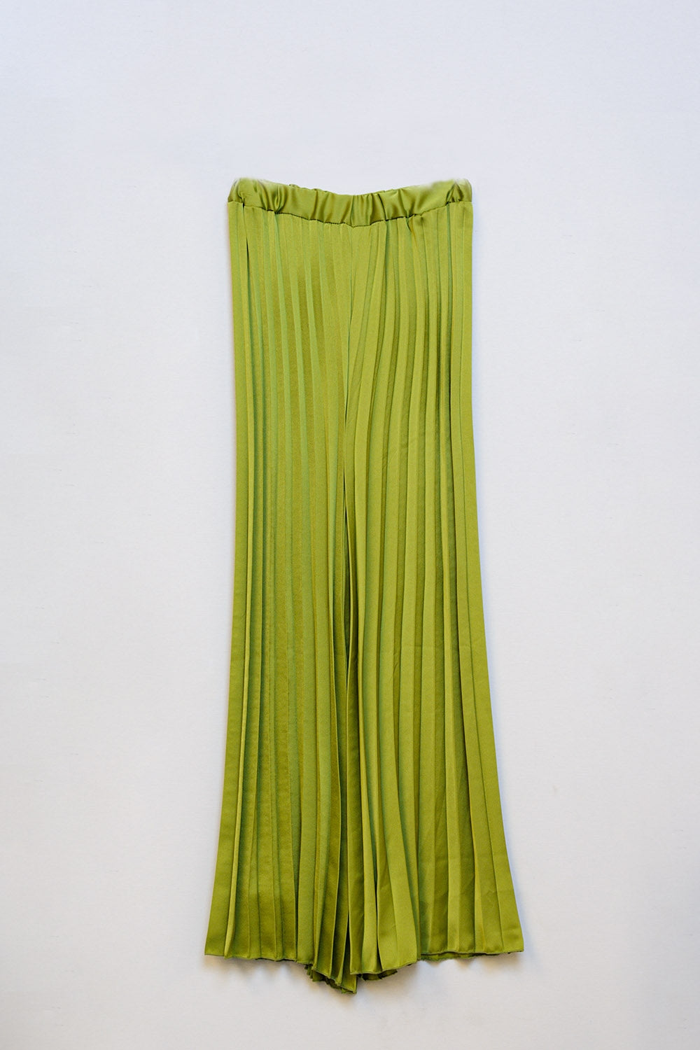 Q2 Pantalon en satin vert plissé